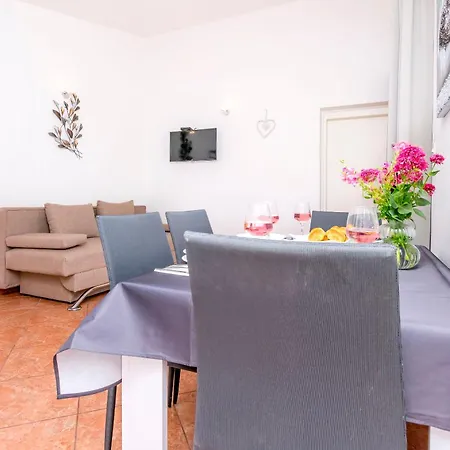 Apartament Marina Ražanj