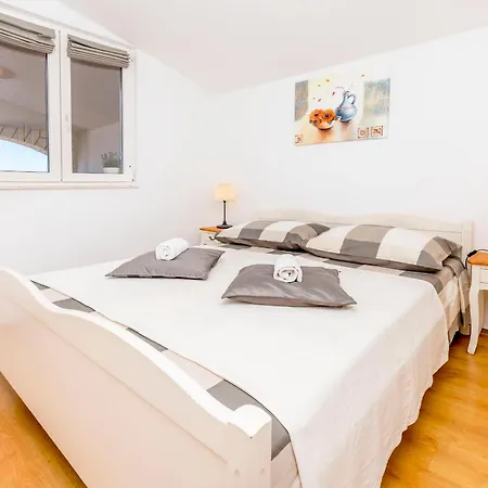 Apartament Marina *