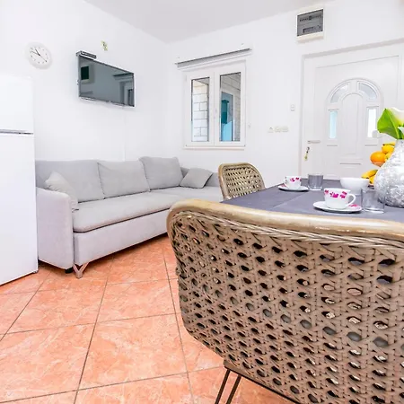 Marina Apartament *