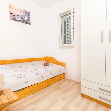 Apartament Marina *