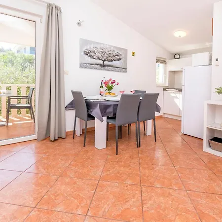Marina Apartament *
