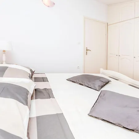 Apartament Marina *