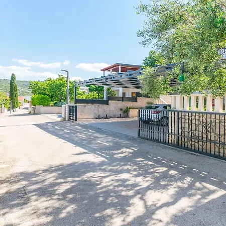 Apartament Marina *
